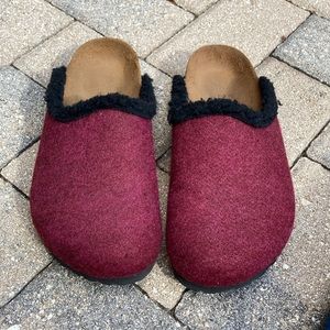 Like new Wool felt(?) Birki’s with fleece trim!